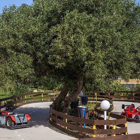 Niriides Hotel 4*
